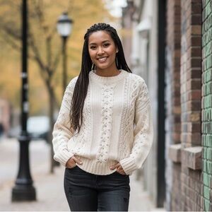 • H & M Women's Cream Cable Knit Sweater •